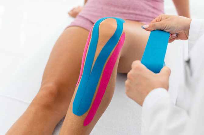 Il Kinesio Taping: il segreto per una riabilitazione efficace e veloce